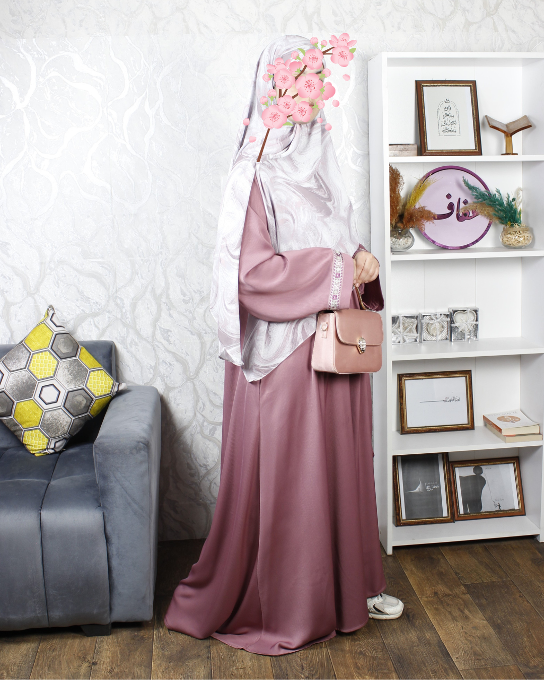 عباية حضور- كوني حاضرة بفخامة ورقي تذهل الأنظار