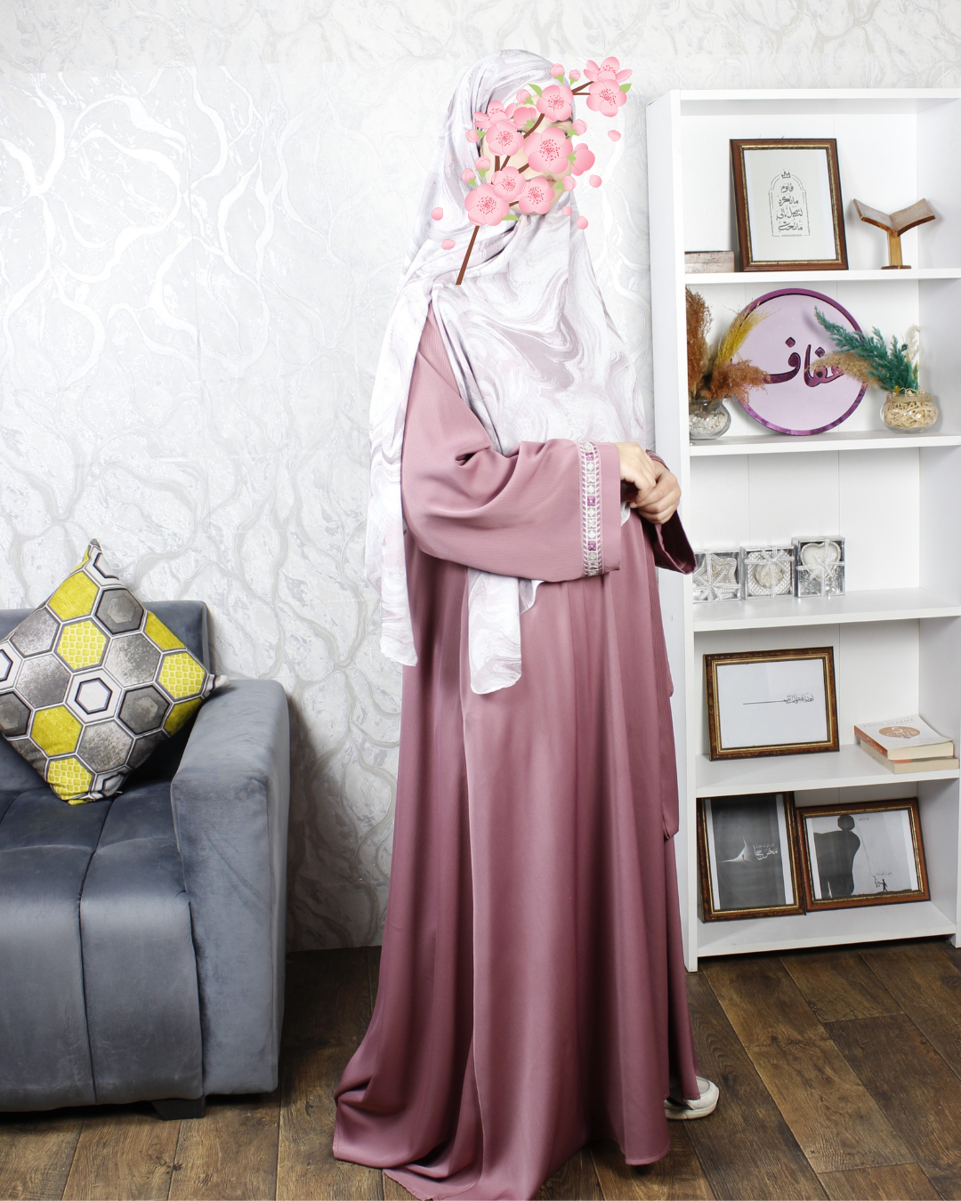 عباية حضور- كوني حاضرة بفخامة ورقي تذهل الأنظار