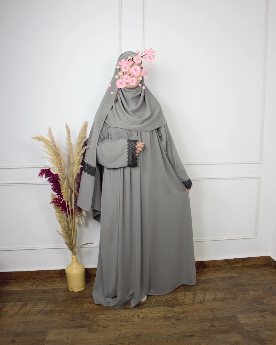 طقم الصلاة بثوب ريحانة الدافئ – راحة ودفئ في كل ركعة