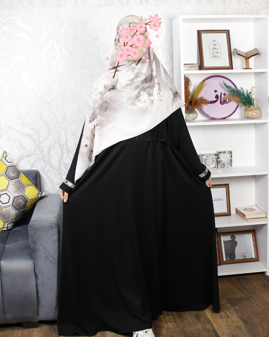 عباية حضور- كوني حاضرة بفخامة ورقي تذهل الأنظار