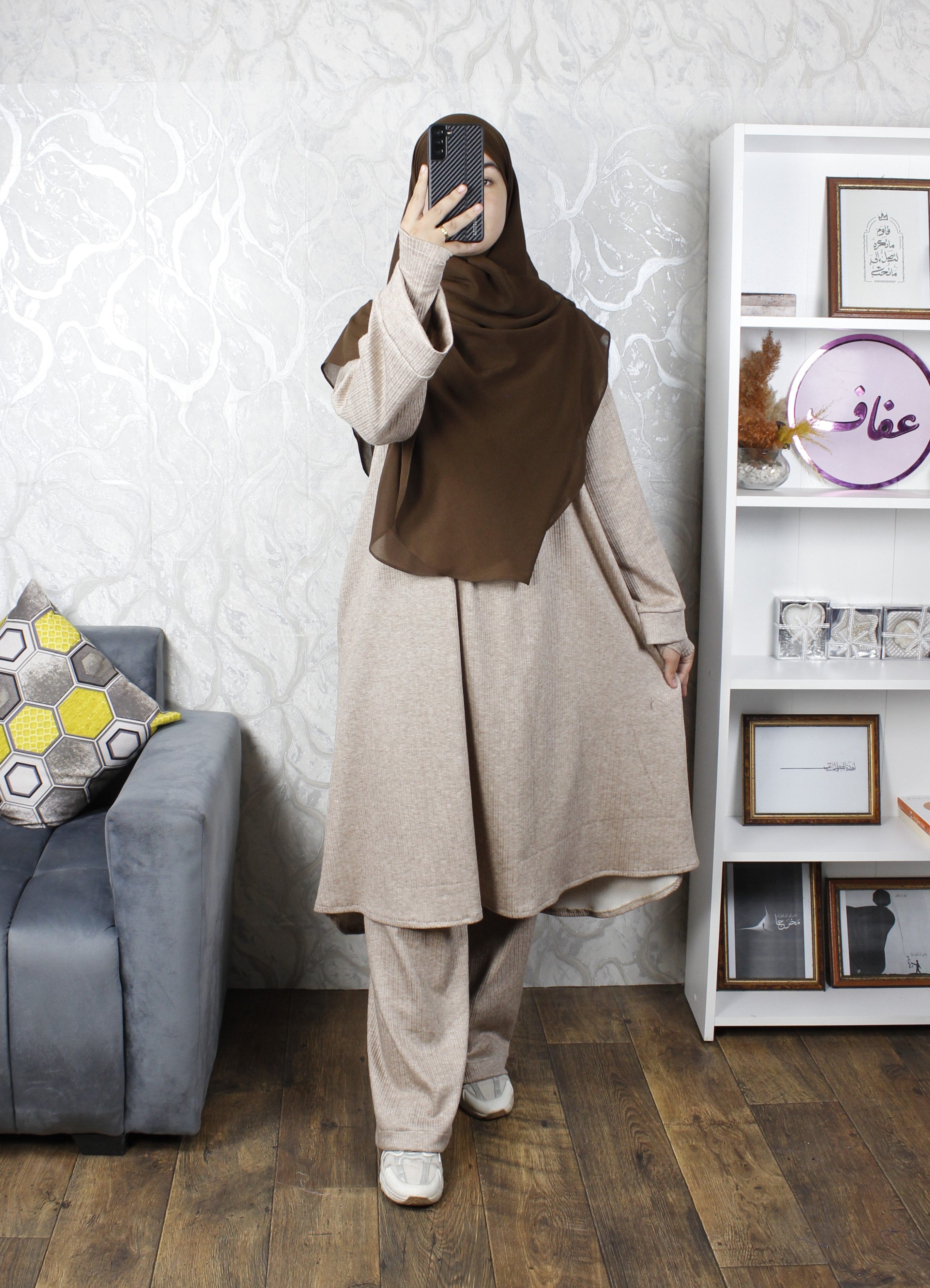 عباءة لينا مع المعصم - عملية ودافئة