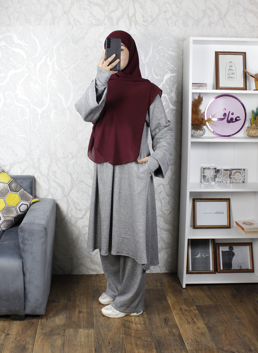 عباءة لينا مع المعصم - عملية ودافئة