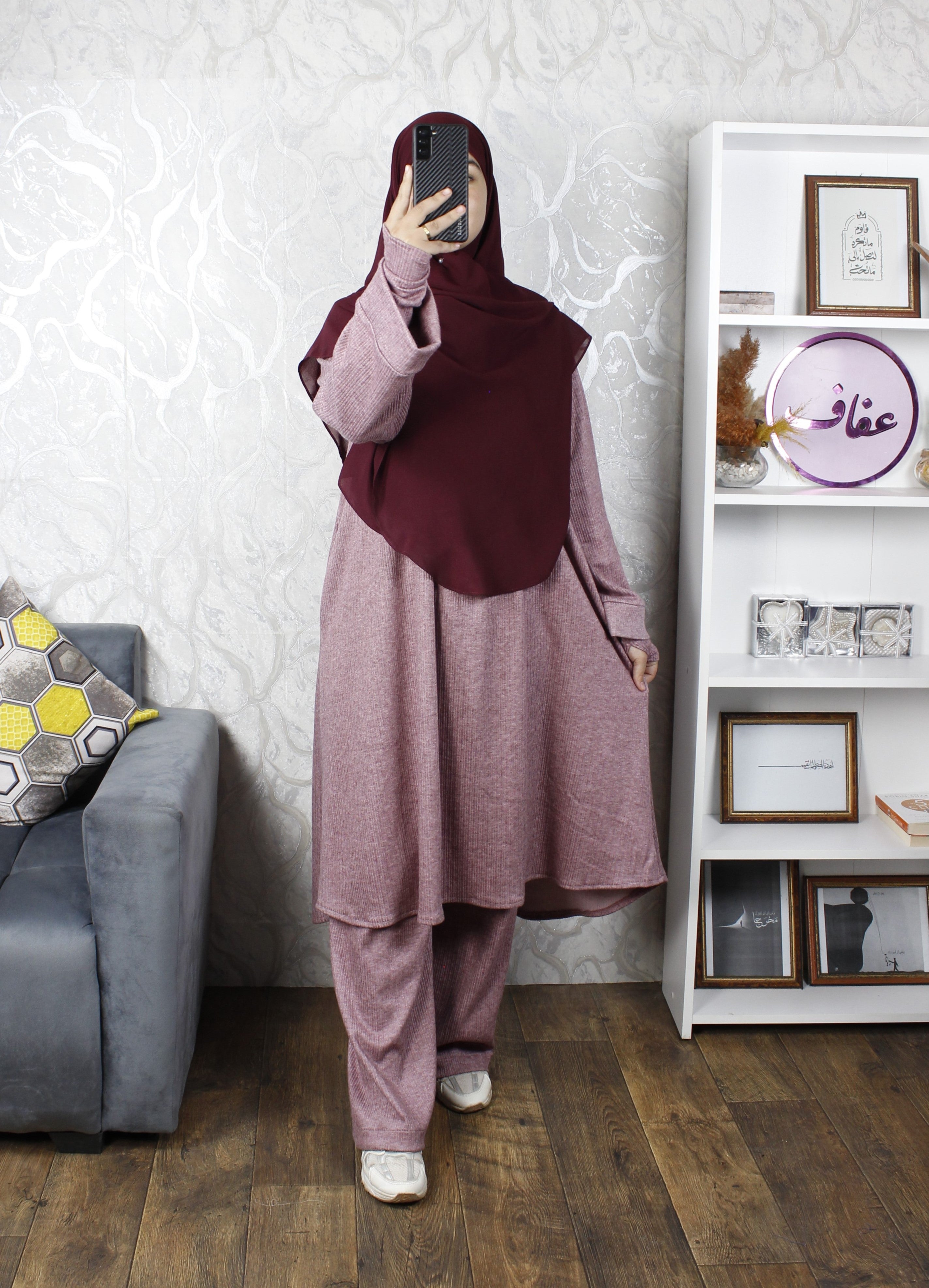 عباءة لينا مع المعصم - عملية ودافئة