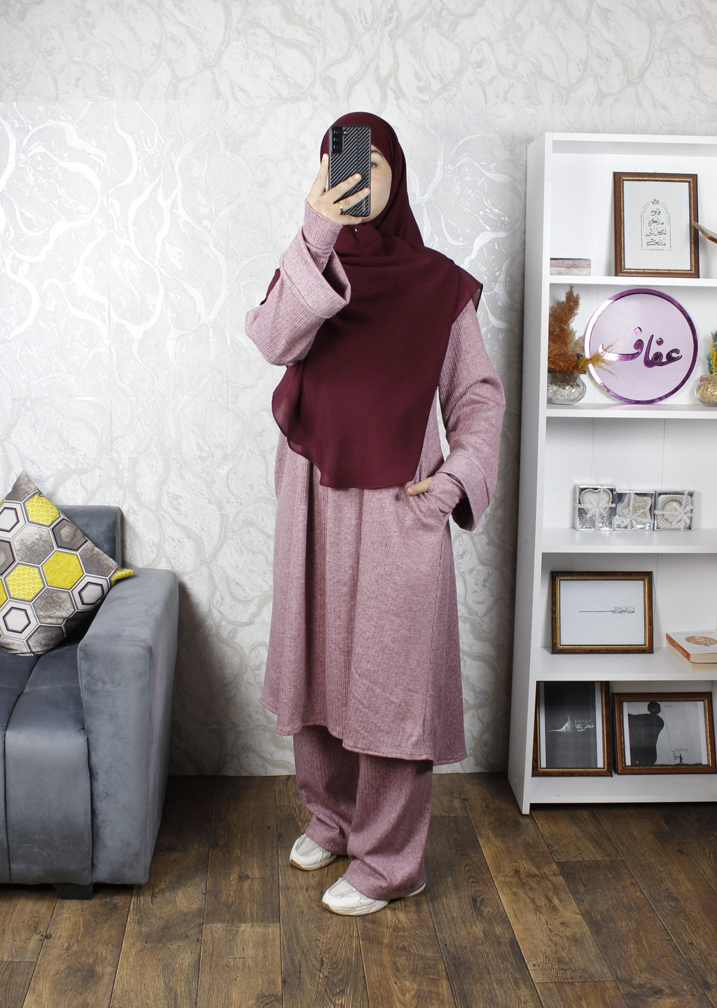 عباءة لينا مع المعصم - عملية ودافئة