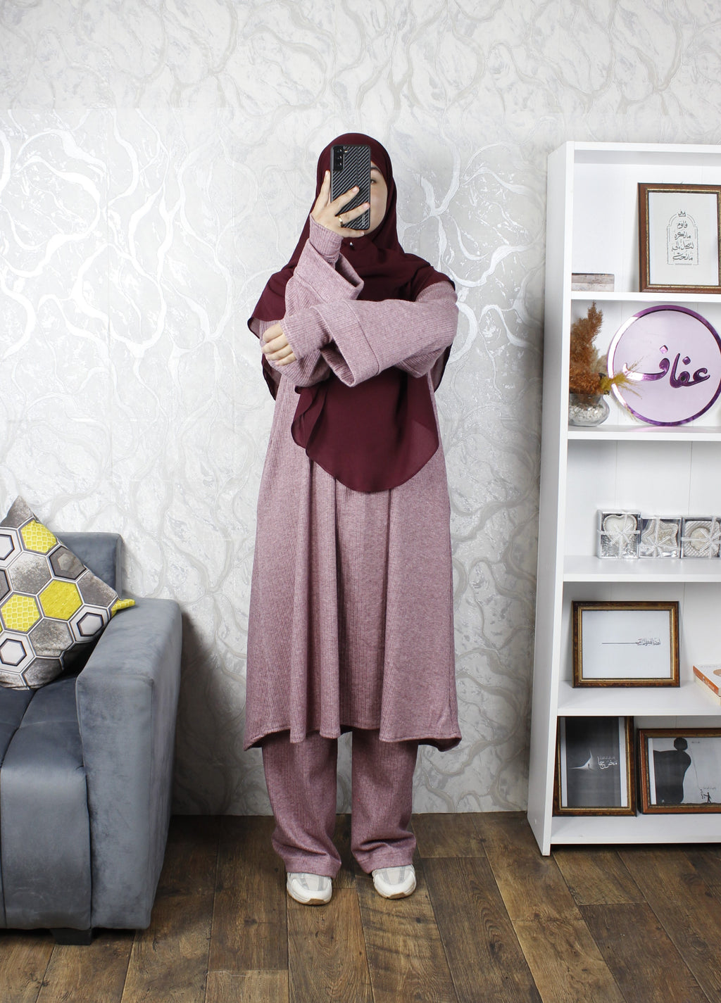 عباءة لينا مع المعصم - عملية ودافئة