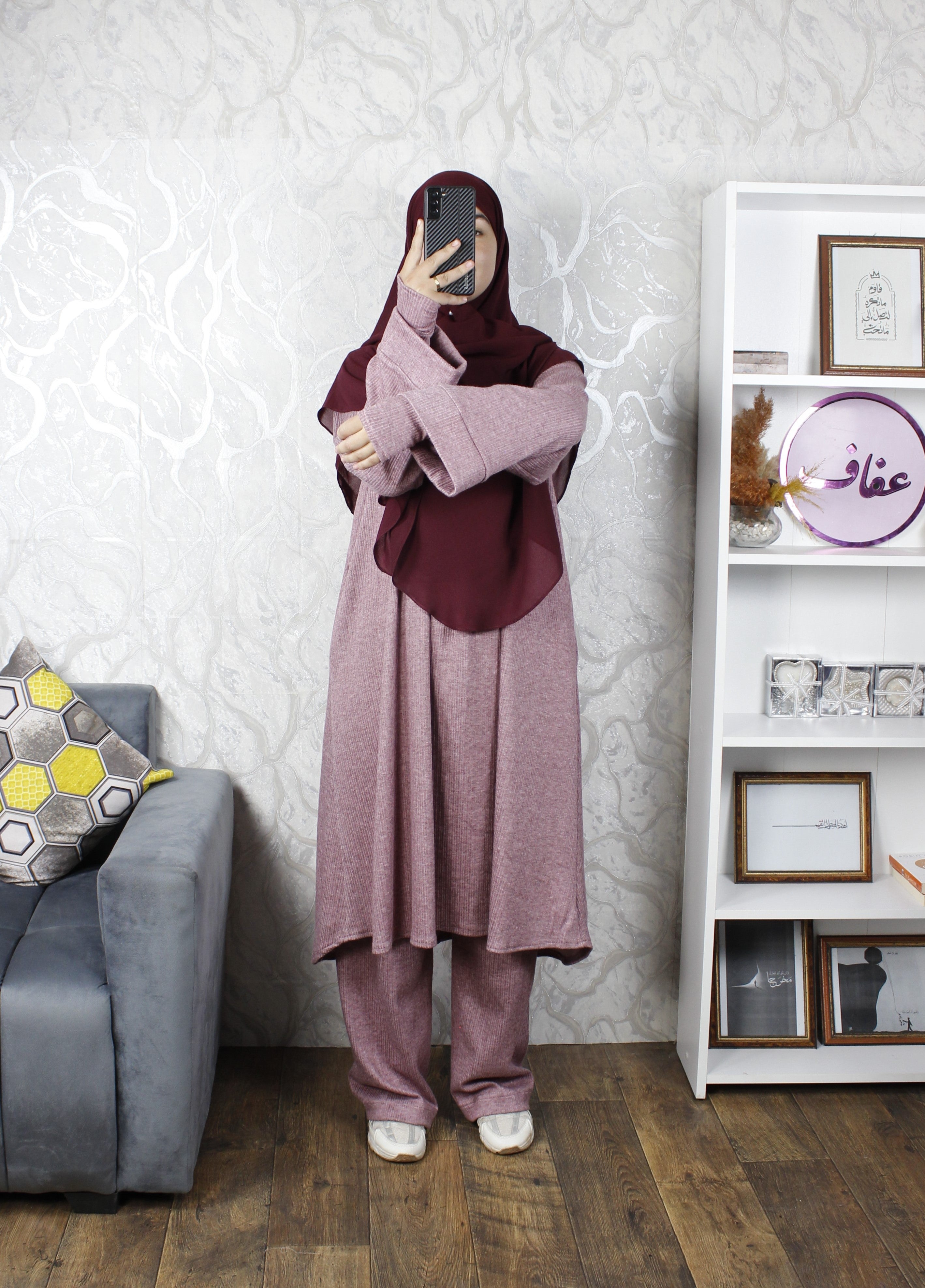 عباءة لينا مع المعصم - عملية ودافئة