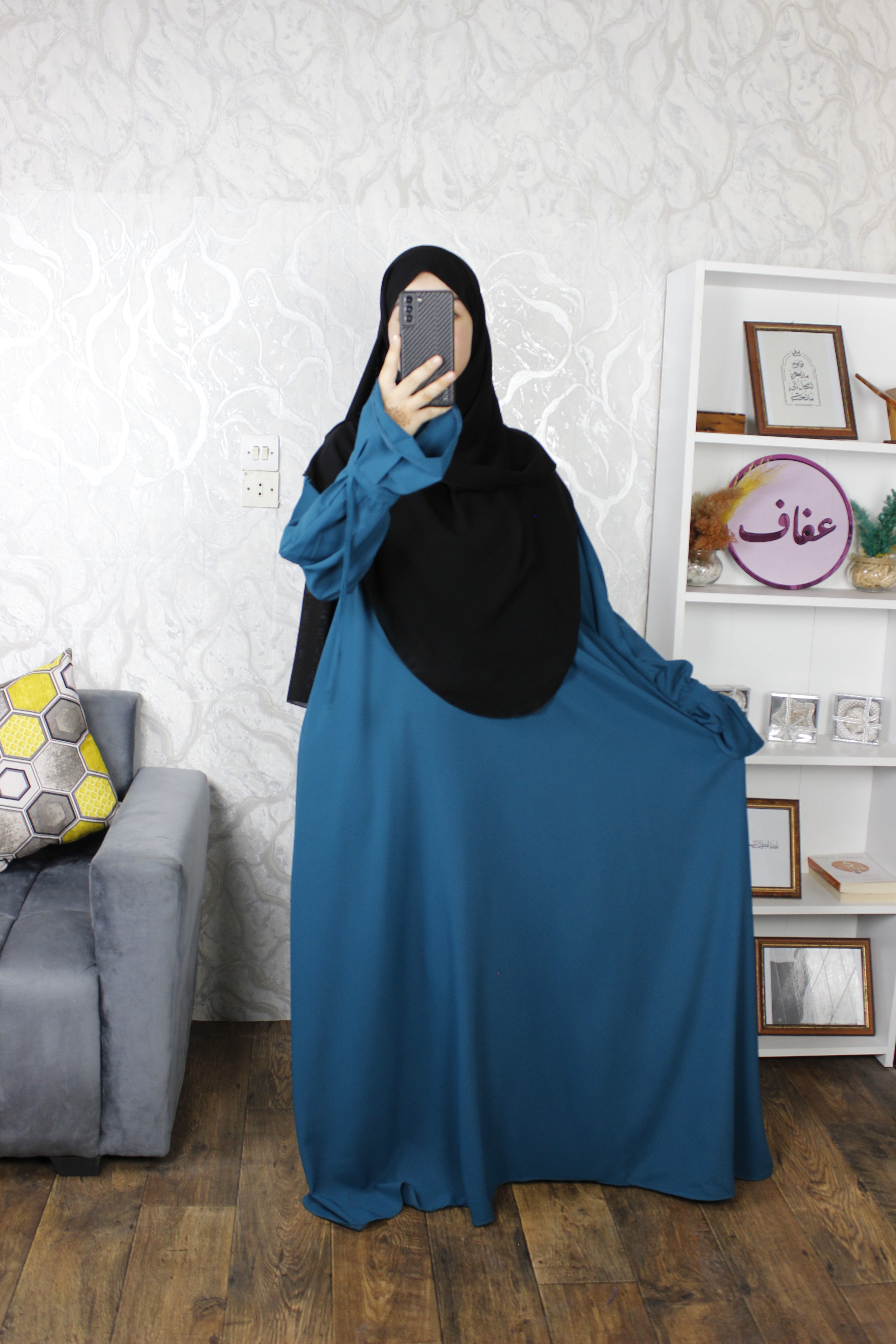عباية فرح مع زيف ماليزي كبير - ثوب كريب ممتاز