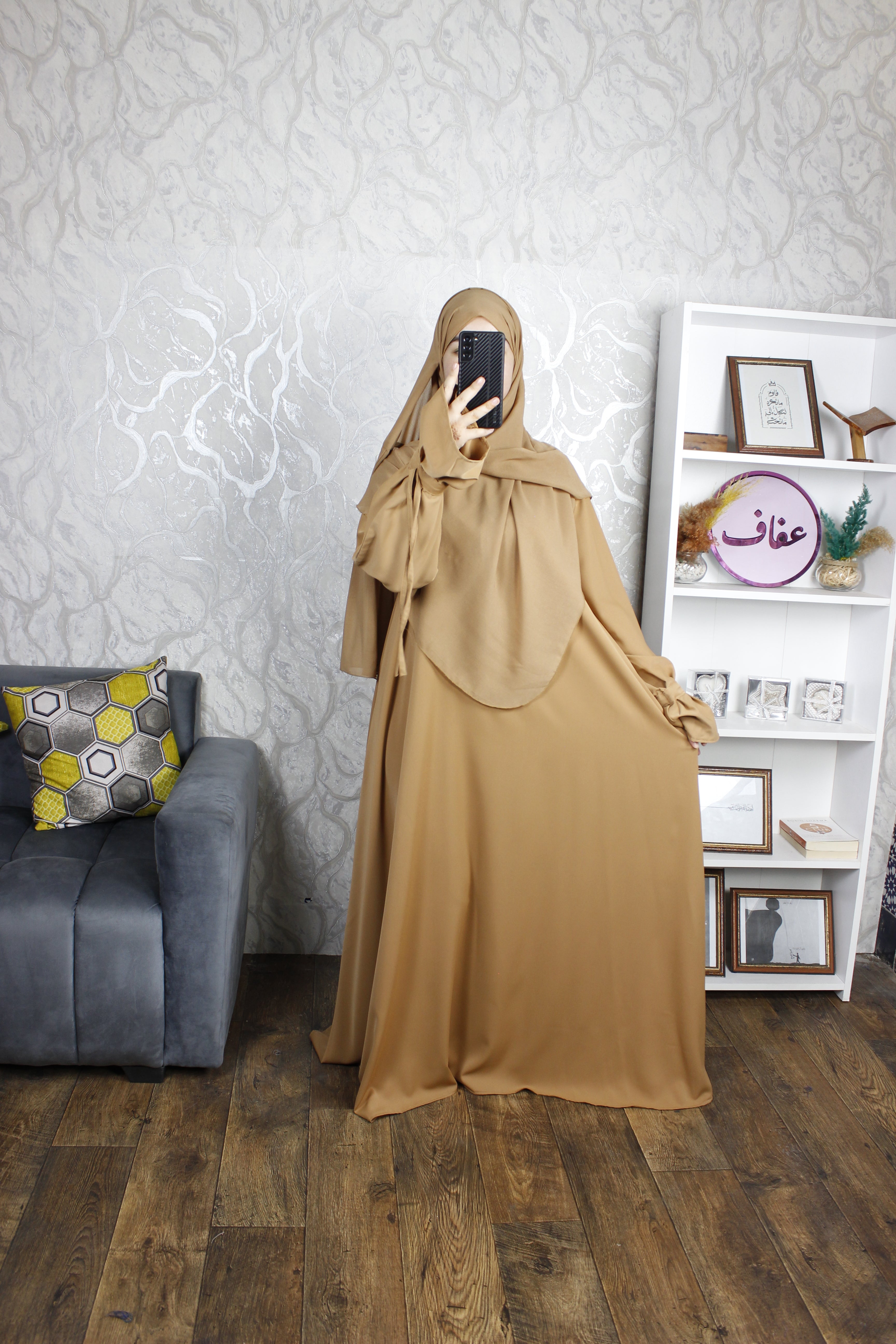 عباية فرح مع زيف ماليزي كبير - ثوب كريب ممتاز