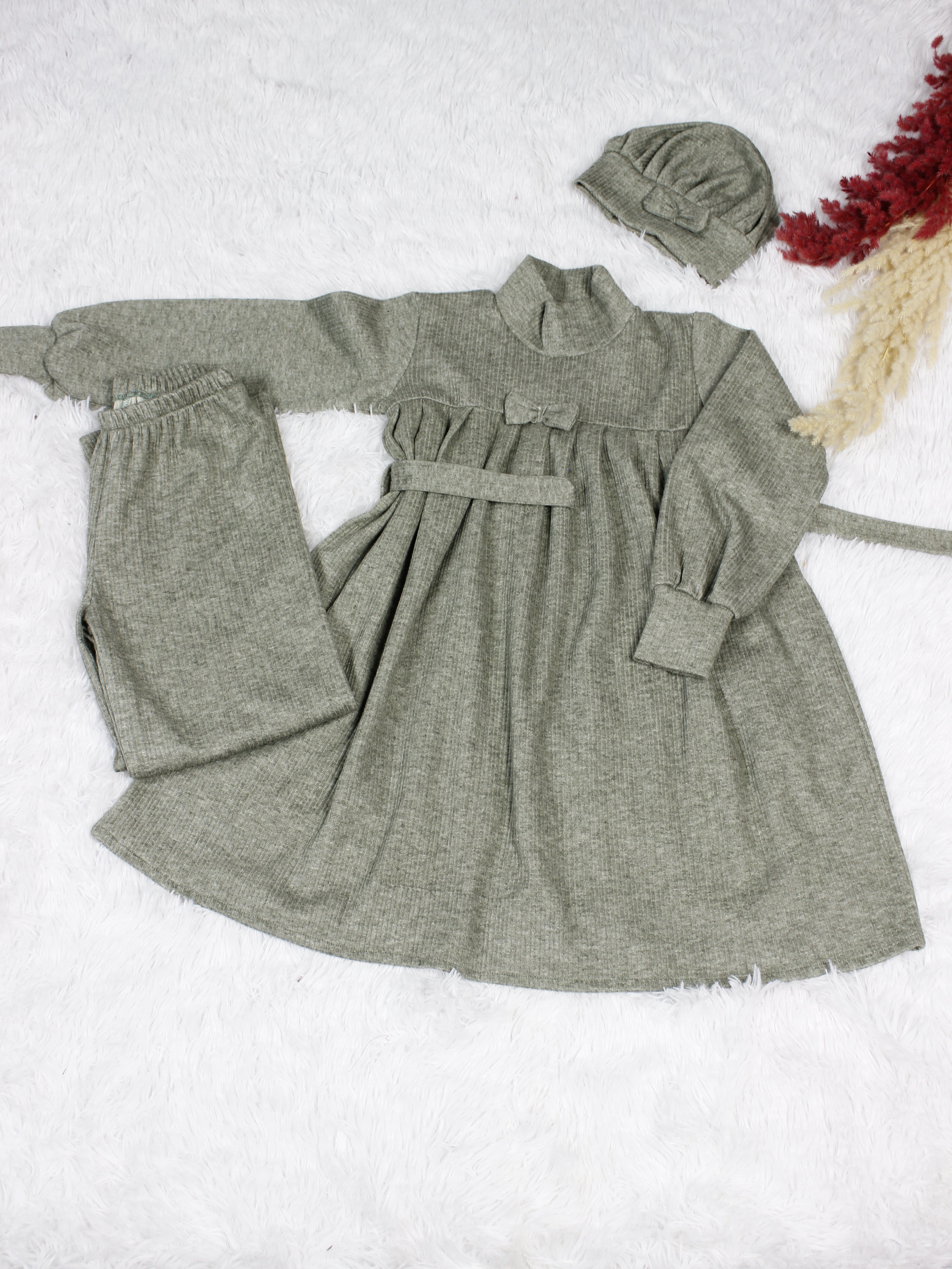 عباية لينا  من قطعتين   للأطفال مع قبعة