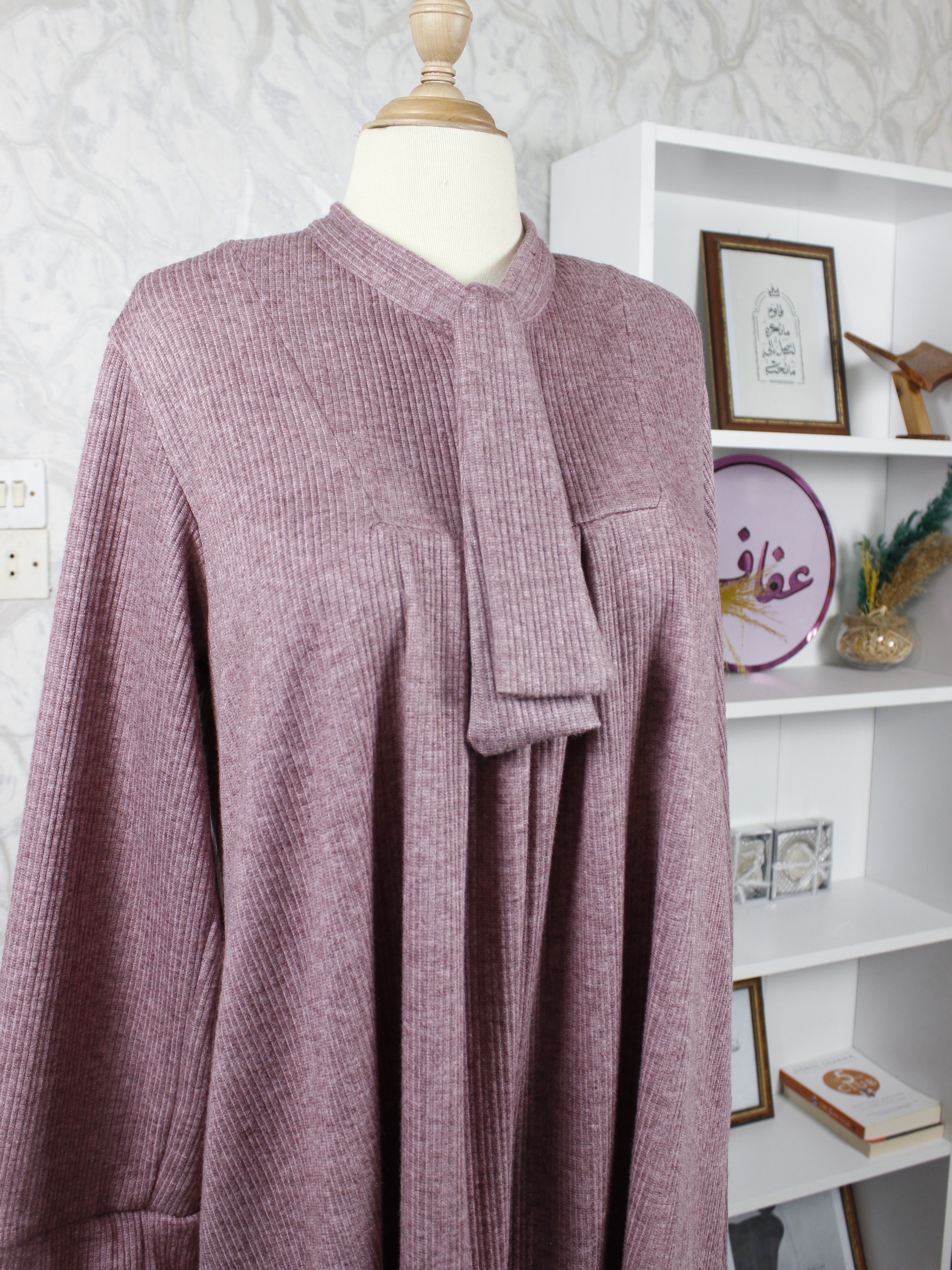 عباءة لينا مع المعصم - عملية ودافئة