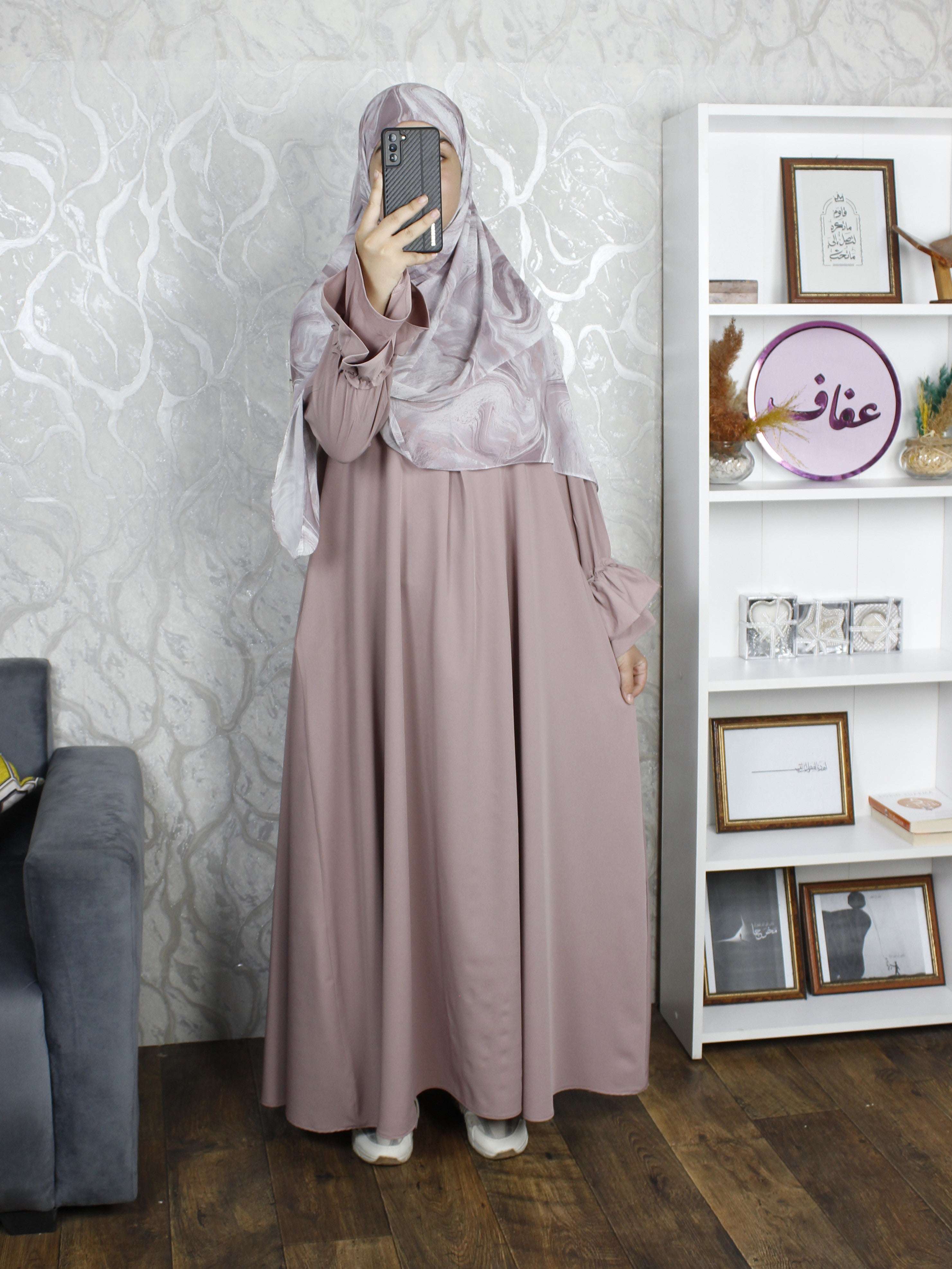 عباية وقار- لأن الراحة في الشتاء تبدأ من عبايتك