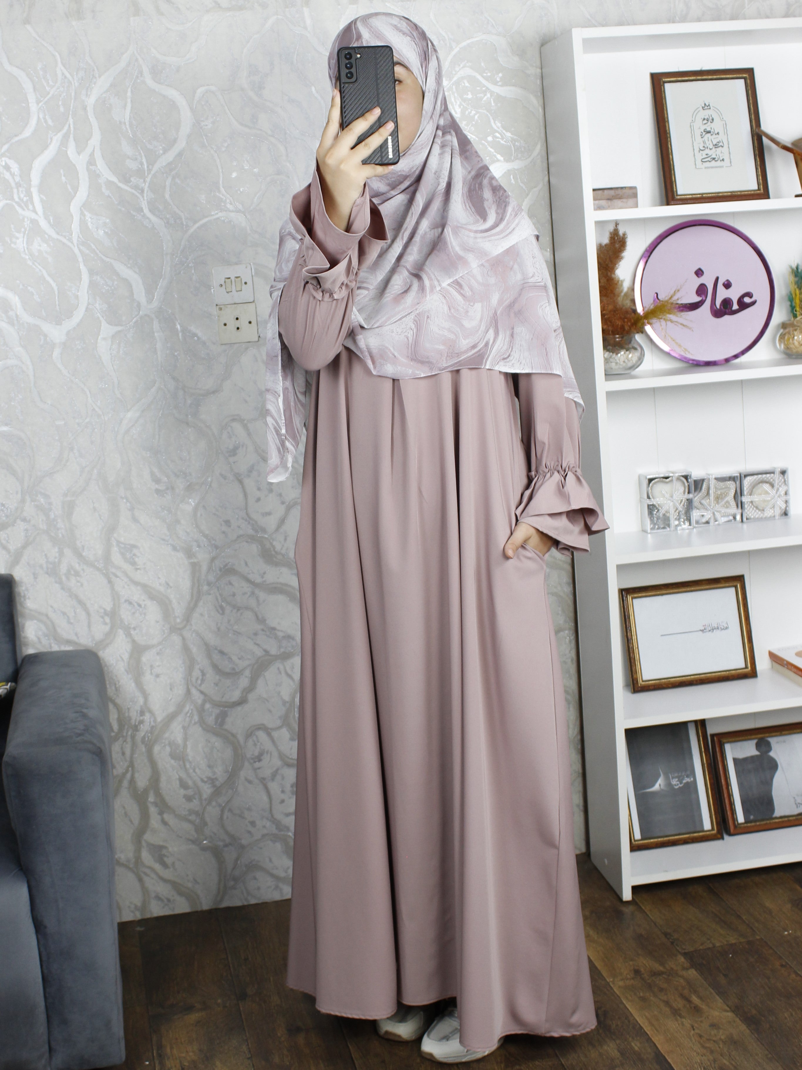 عباية وقار- لأن الراحة في الشتاء تبدأ من عبايتك