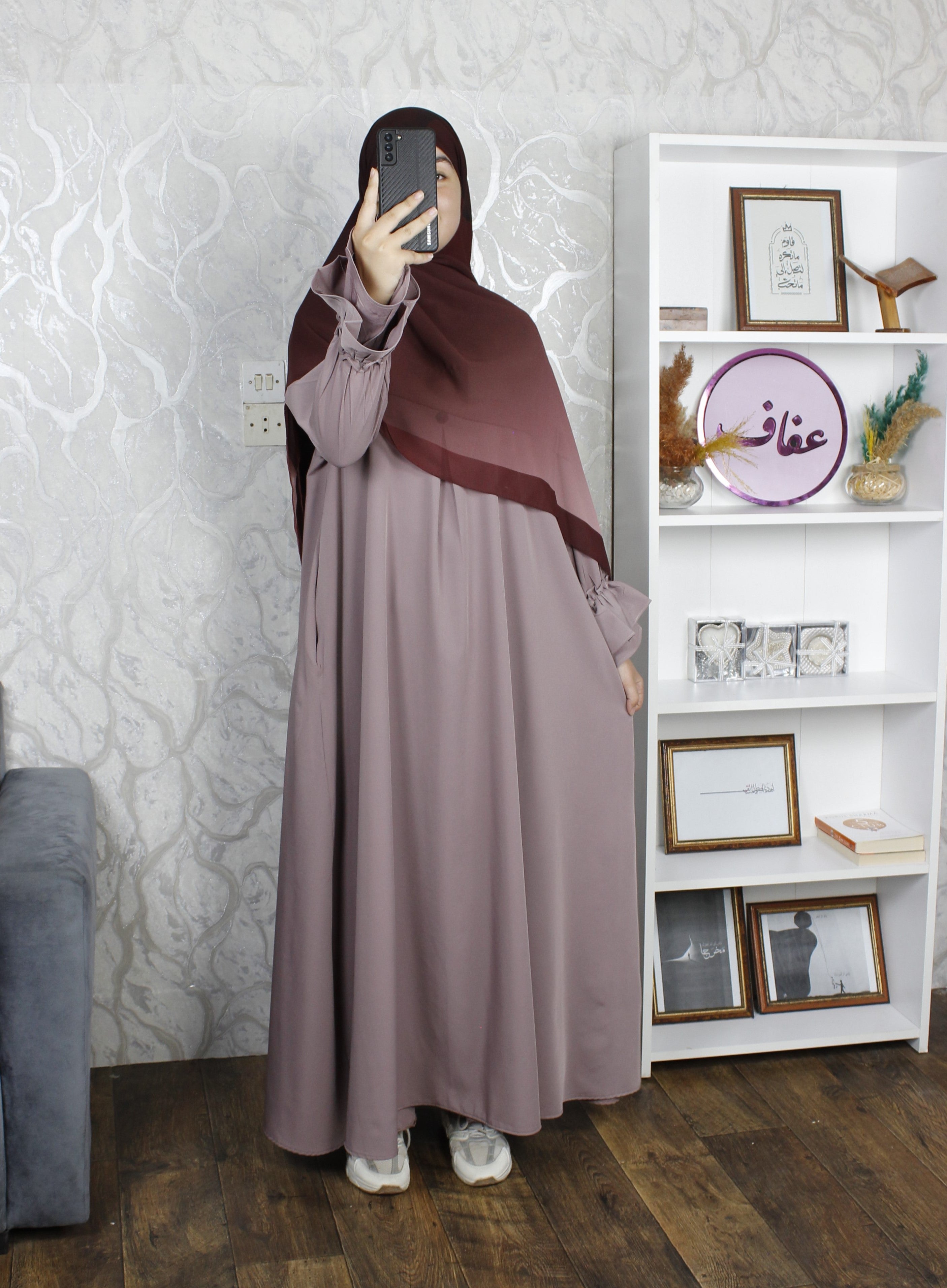 عباية وقار- لأن الراحة في الشتاء تبدأ من عبايتك