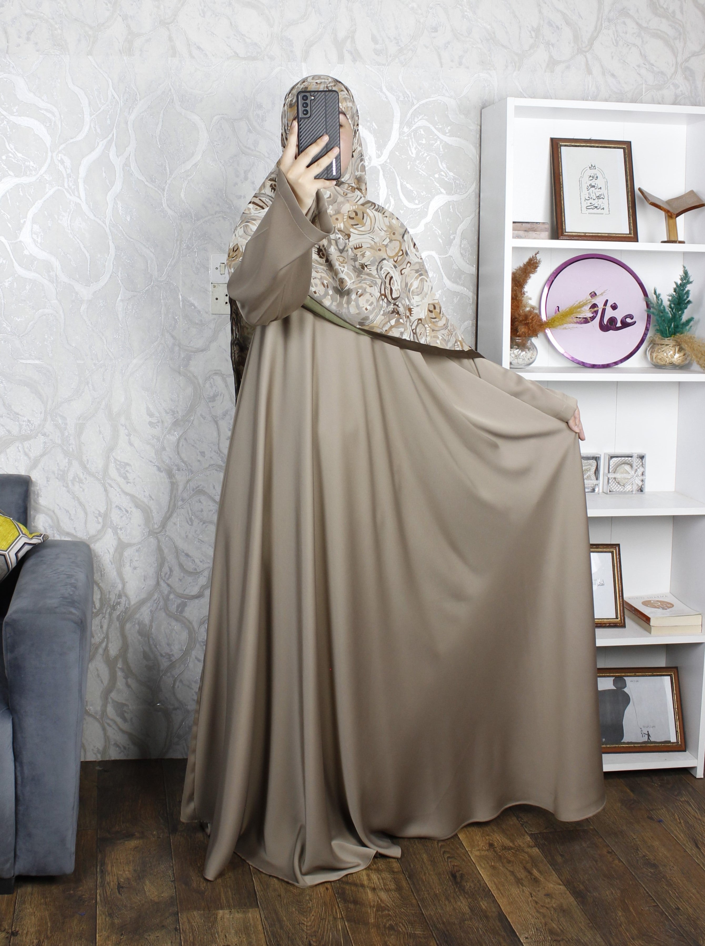 تألقي في مناسباتك القادمة مع عباية ضياء