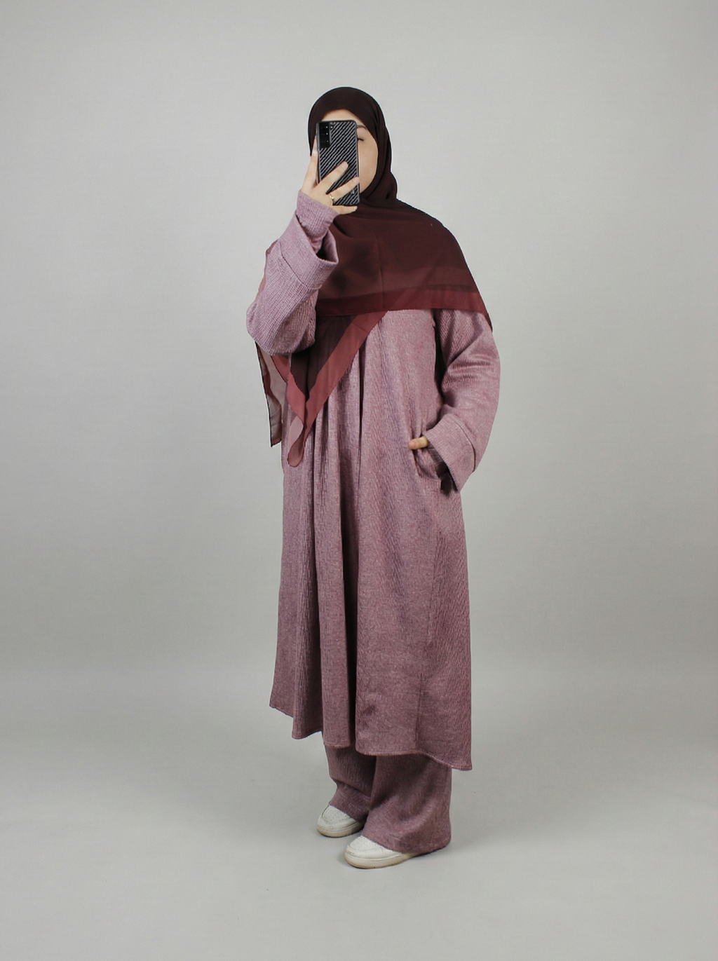 عباءة لينا 2 مع المعصم - عملية ودافئة